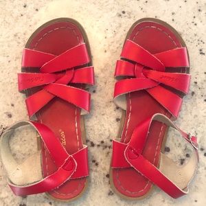 Saltwater Sandals- womens 7/big kid 5